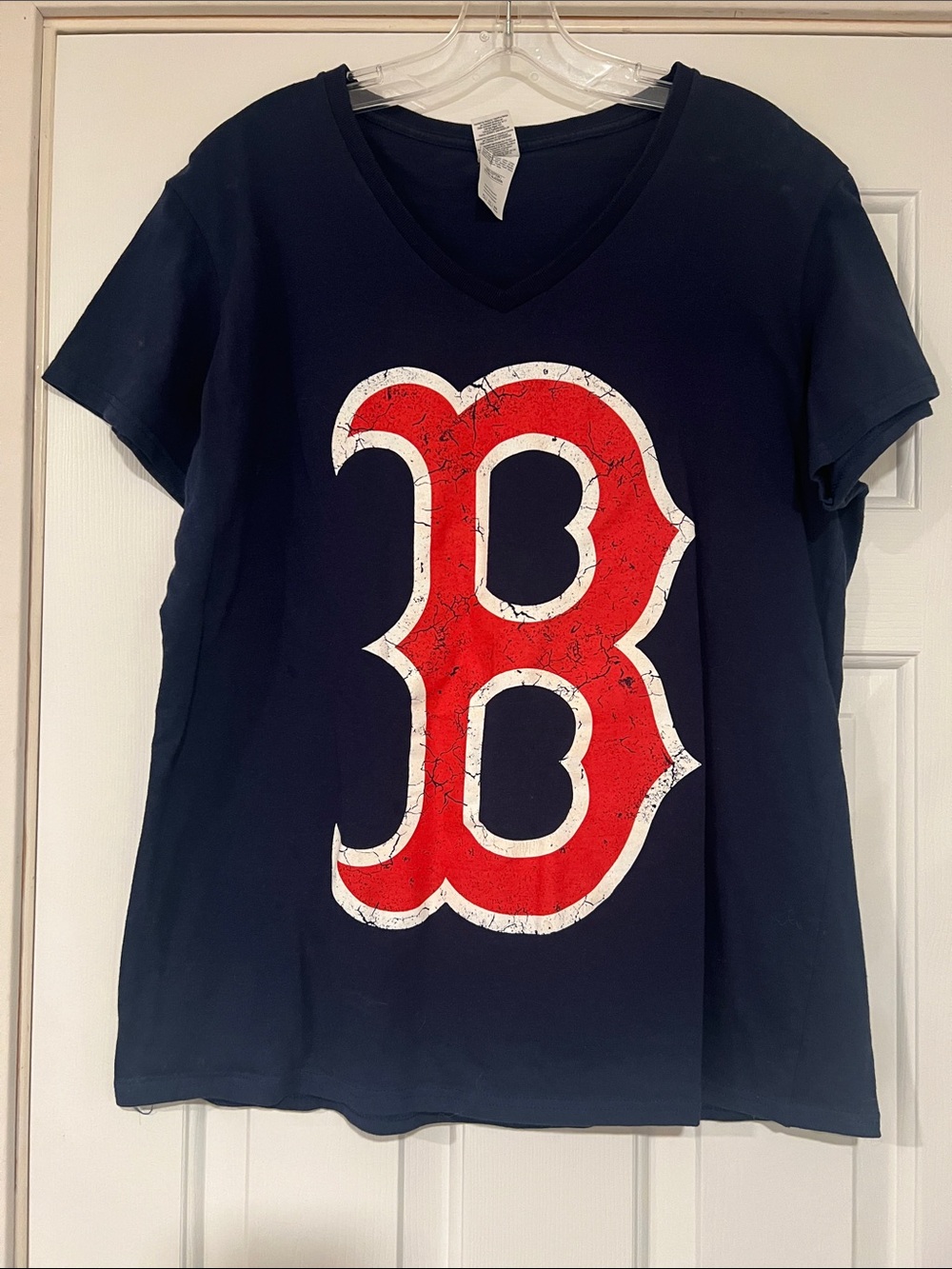 Boston Red Sox Women’s Graphic Blue V-Neck T-Shirt Flag Bat Baseball Gildan XL